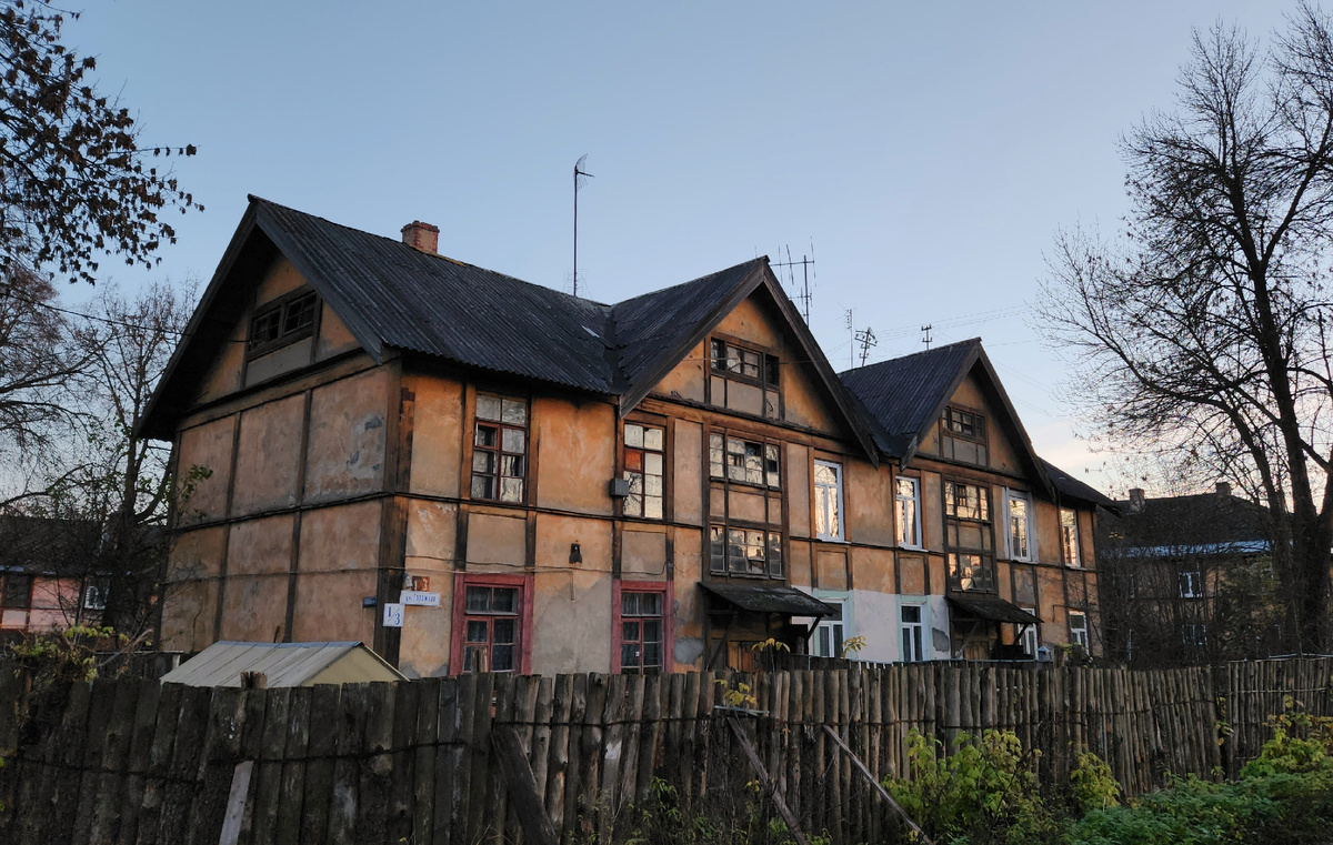 8-квартирный дом с 4 отдельными комнатами. Фото автора