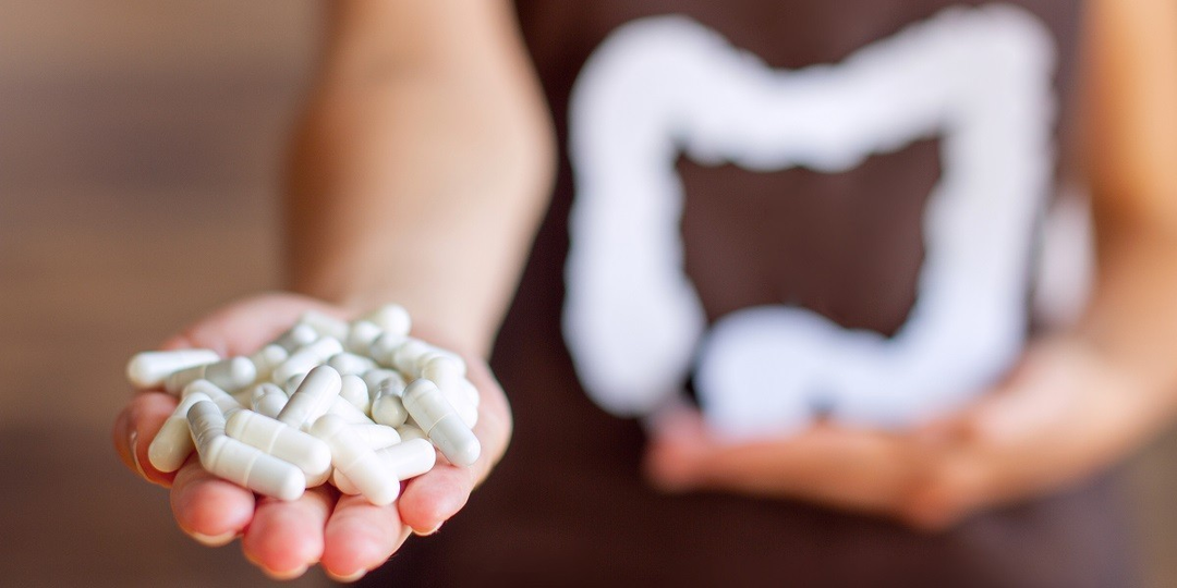 Антибиотики и микробиота: как смягчить удар и восстановить баланс