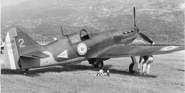 Истребитель Dewoitine D.520C1 вполне мог претендовать на титул лучшего во Второй Мировой войне, но его история быстро закончилась. При том, что в 1943 году французские лётчики смело воевали на них против «мессеров» и «фоккеров» 