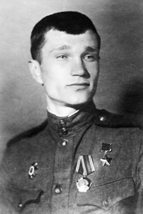 ЩЕРБАКОВ АЛЕКСАНДР ПАВЛОВИЧ — командир отделения 112-го армейского инженерного батальона 37-й армии 2-го Украинского фронта, ефрейтор 