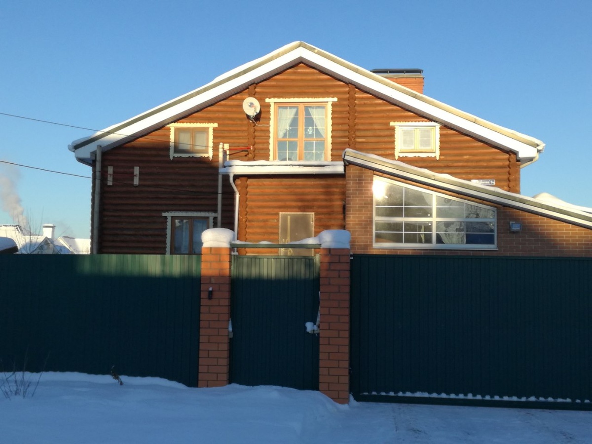 
Важно оценивать не только дом, но и то, насколько он удален от магазинов, аптек и даже трассы. Фото: Мир Квартир