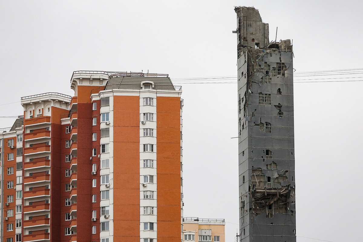 Вид на колонну на территории горнолыжного комплекса «Снежком», где при демонтаже произошло обрушение части конструкций, 11 ноября 2025 года    📷