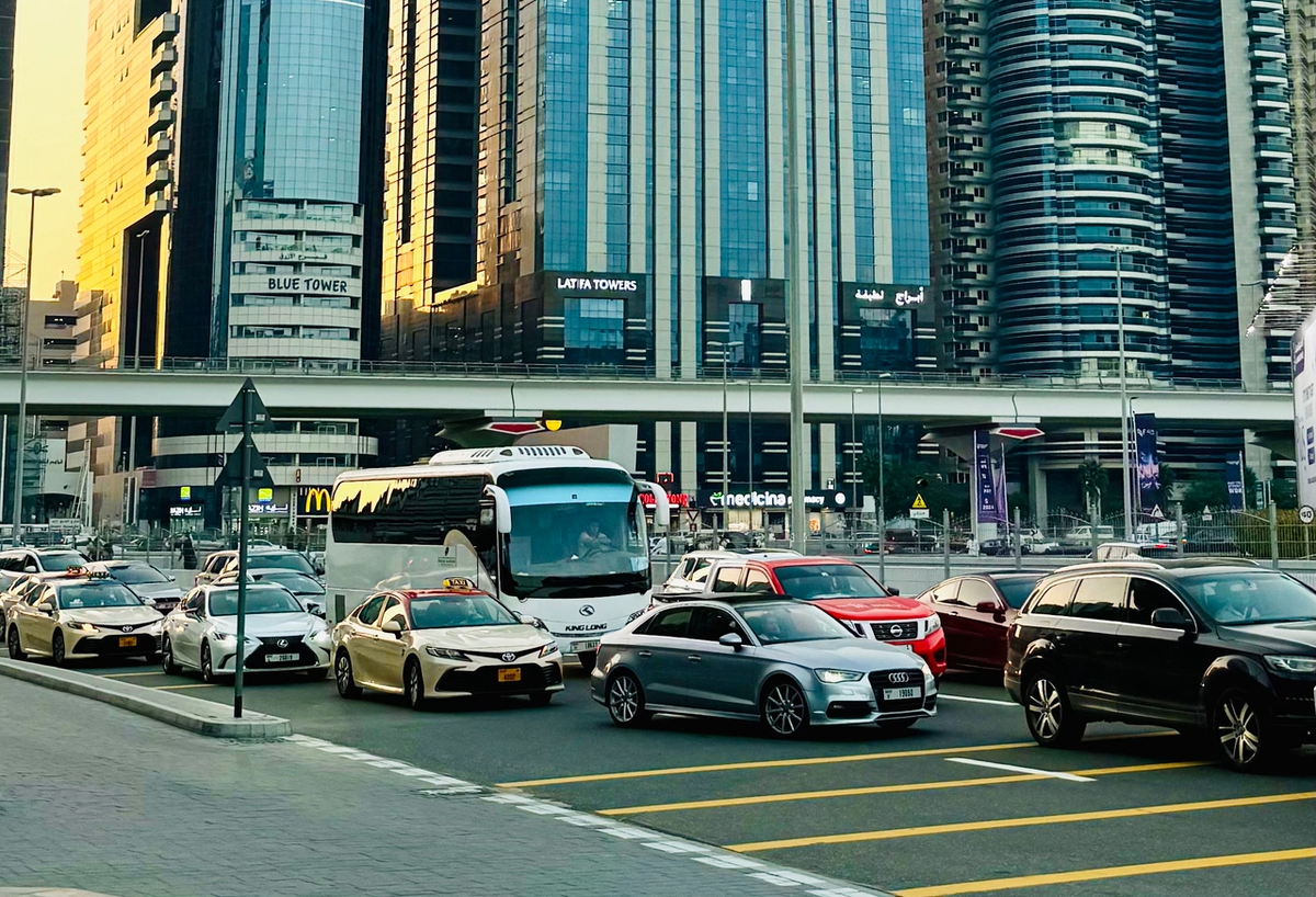 Автомобильное движение в Дубае