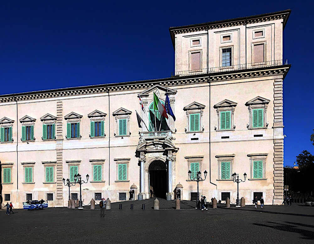 Квиринальский дворец в Риме