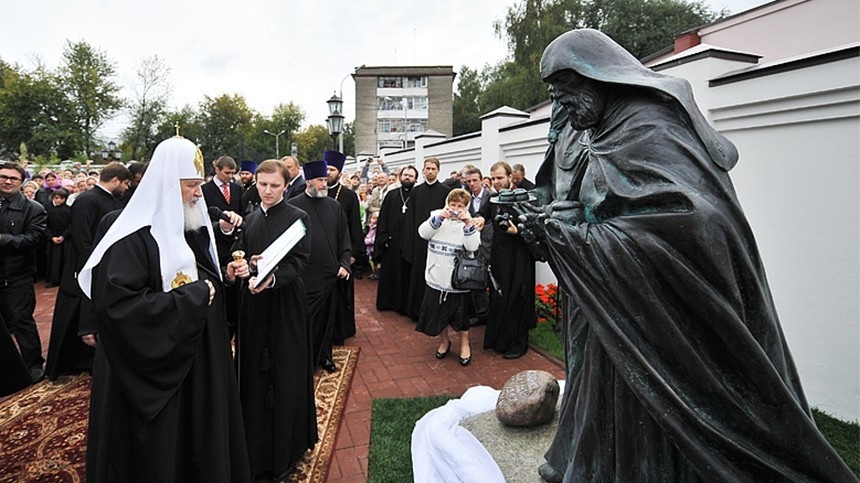 Открытие Святейшим Патриархом Кириллом памятника преподобным Никодиму и Спиридону в Свято-Троицком соборе г. Щелково.patriarchia.ru