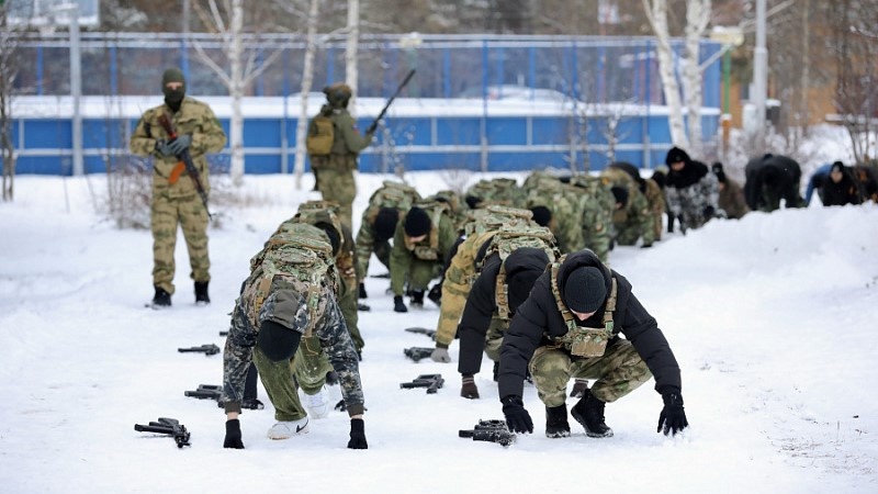    Старшеклассники Сургутского района прошли курс начальной военной подготовки