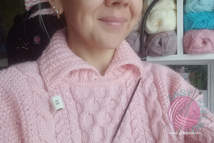 А пуловер почти готов, варежки, начинаю кардиган