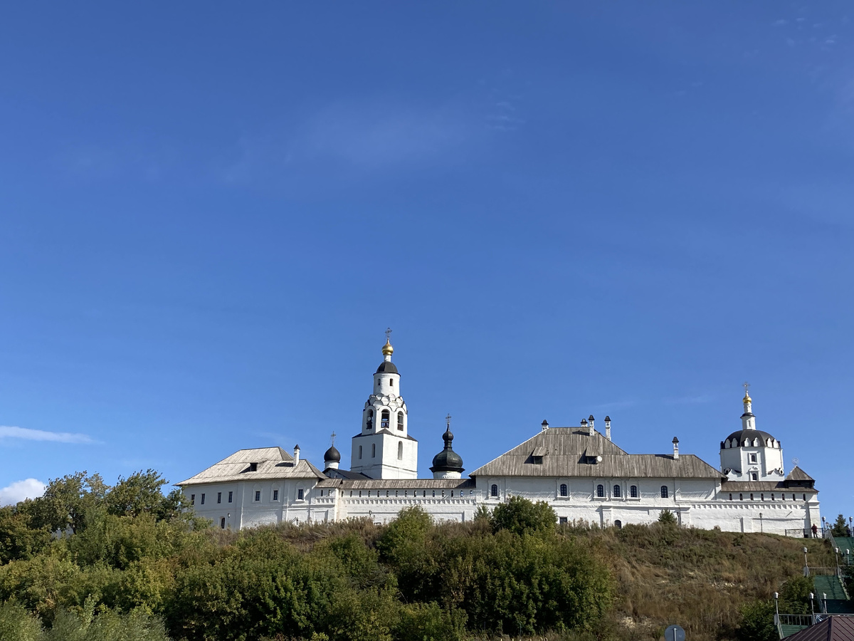 Вид на Свияжск с подъездной дороги