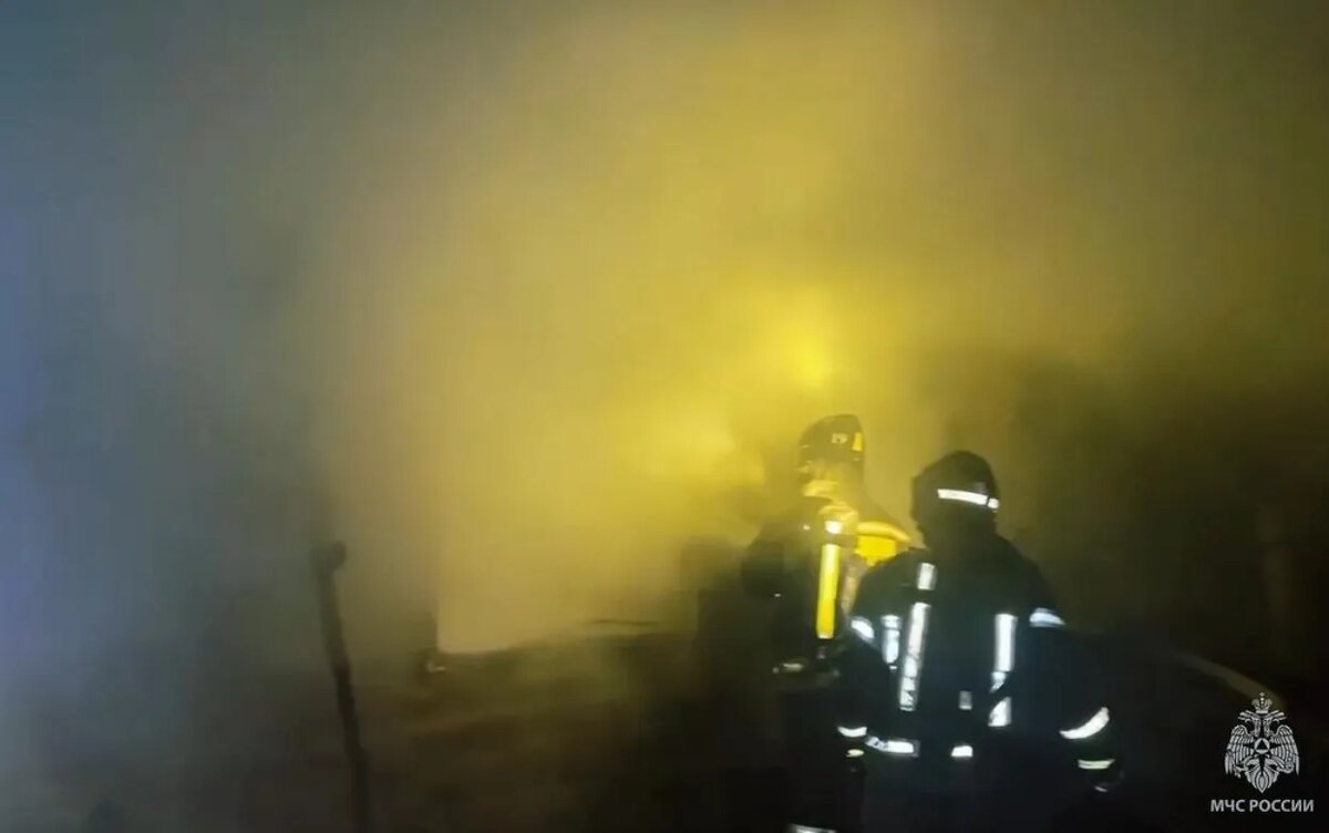    Садовый дом и сарай сгорели в Ижевске