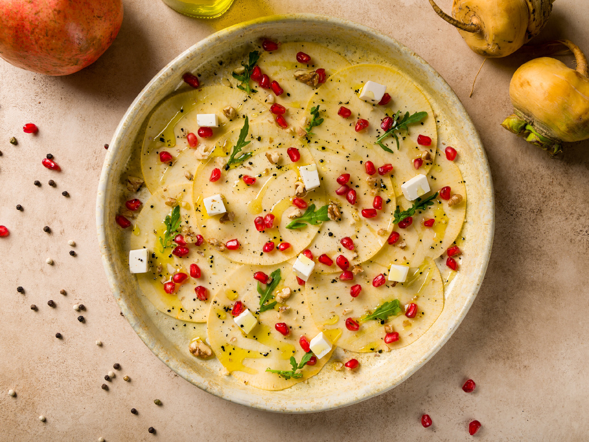 Карпаччо из репы с гранатом