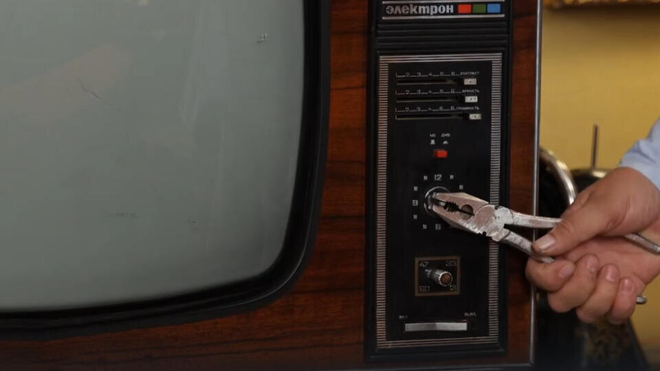 ФОТО: Кадр из программы "Купи-продай", РЕН ТВ