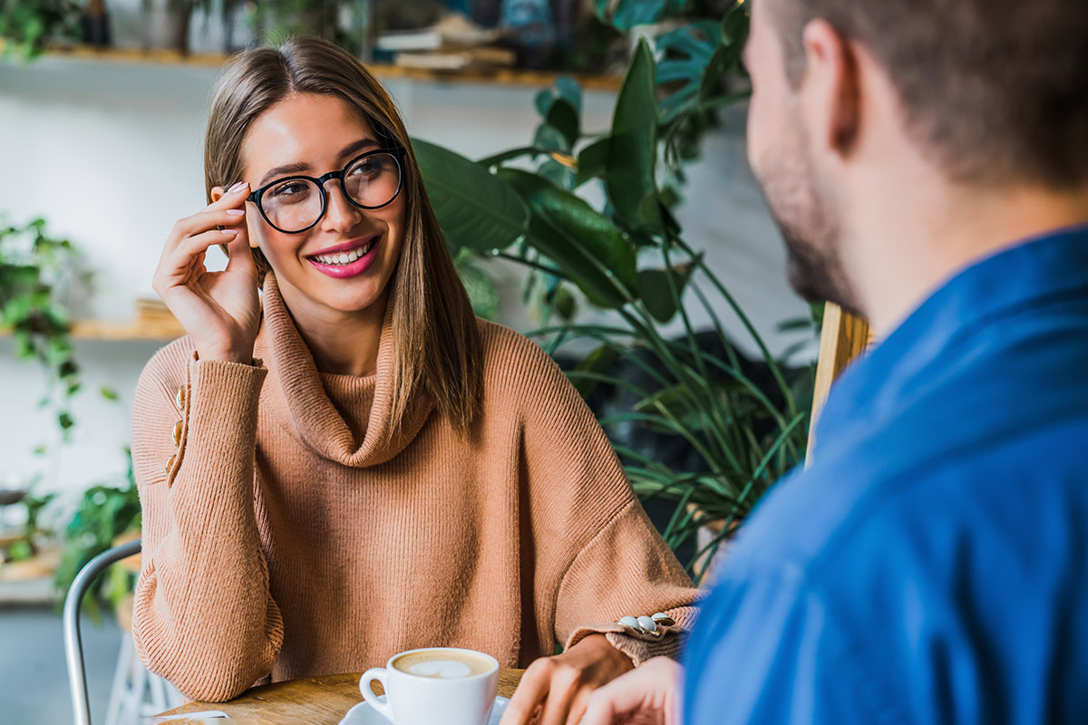 Inside Creative House / Shutterstock / FOTODOM📷Зародившееся чувство симпатии всегда вызывает волнение, и кажется, что нужно срочно что-то предпринять. Однако спешить не стоит, предупреждают психологи
