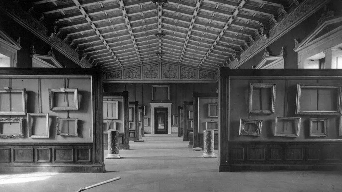 Эрмитаж в дни блокады Ленинграда. Фото из свободных источников