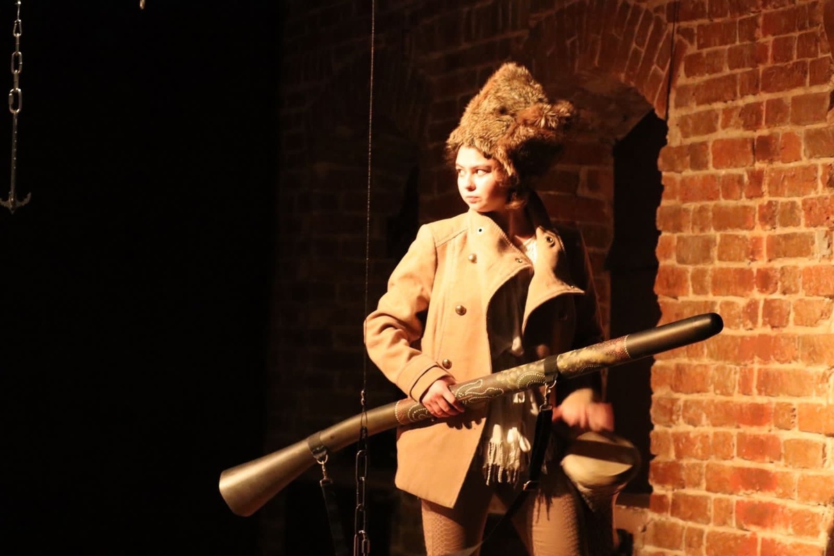    Спектакль "Сильнее любви". / Камерный драматический театр Вологды