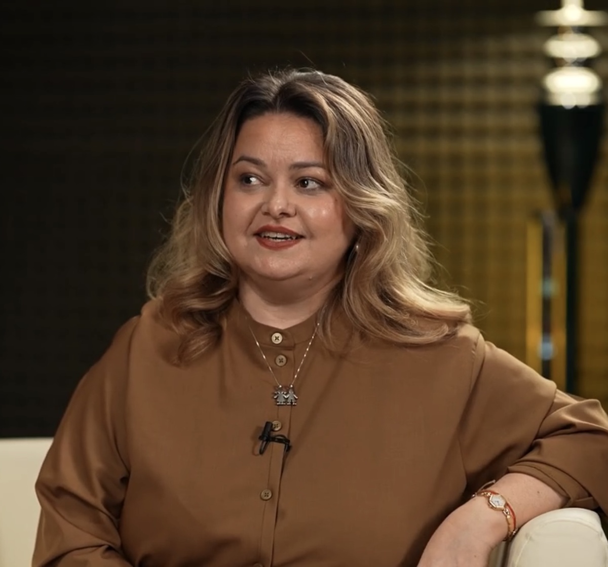 Елена Геннадьевна Иванченко (Москва), креативный продюсер на телевидении, писатель и немного художник.