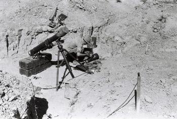 Это не окоп, а яма. Вот что нам досталось от сменщиков (и не шимановцев), и много усилий пришлось приложить, чтобы сделать позиции нормальными, как я и писал.