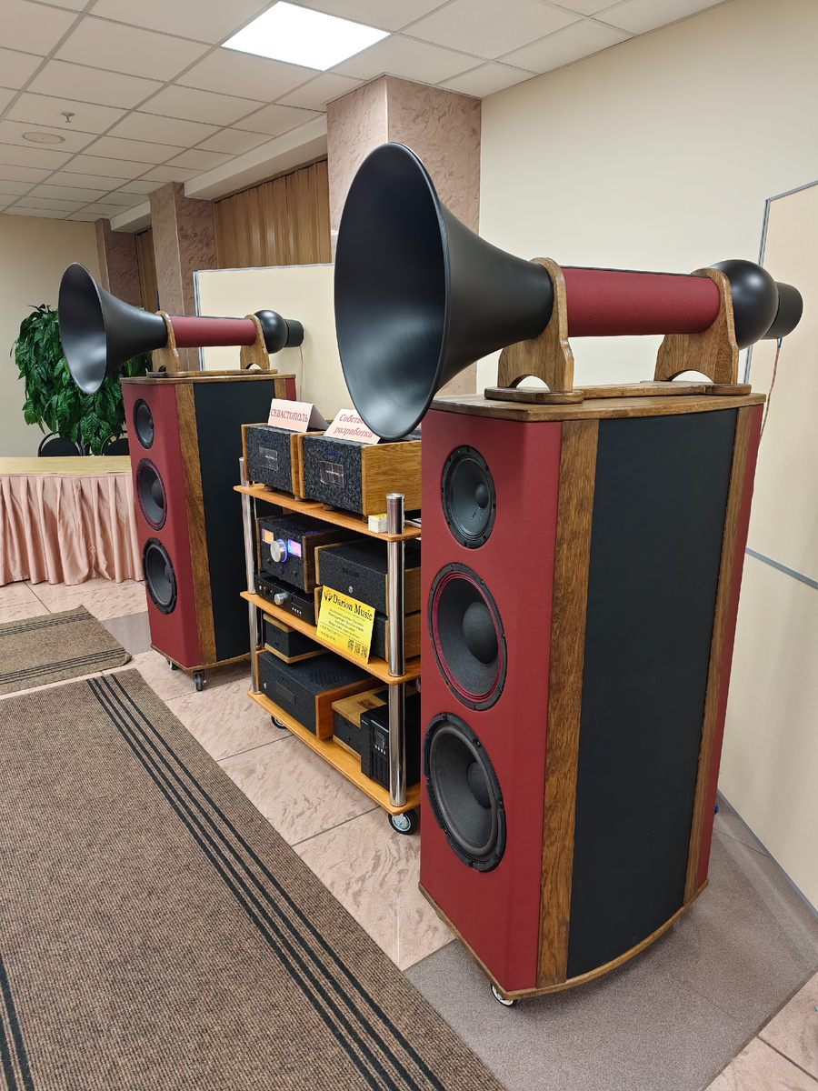 Выставляемся на выставке РосХайЭнд 2025