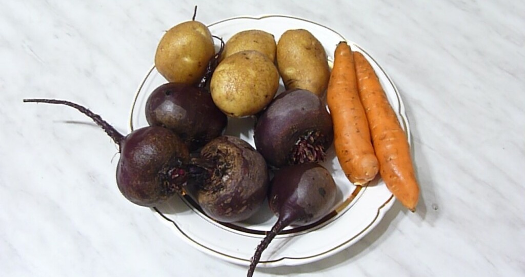 Как сварить овощи для салата и винегрета. Можно ли приготовить овощи для салата заранее?