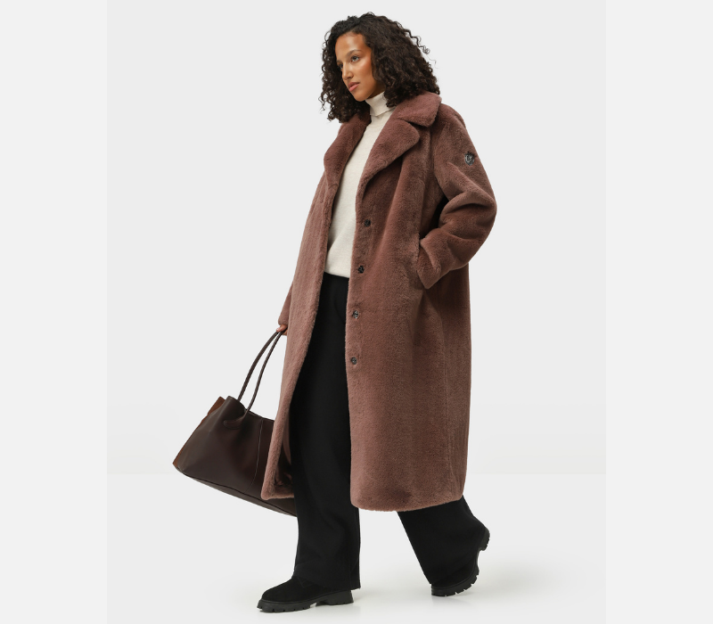 Шуба из мягкого искусственного меха с отложным воротником (Артикул: 197992)