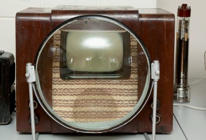 Советский телевизор КВН-49