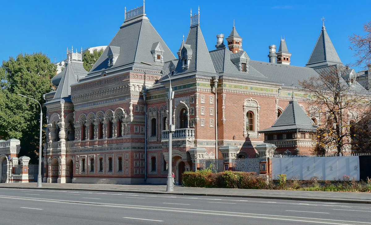 Главный фасад Дома Игумнова, источник: ГлавУпДК