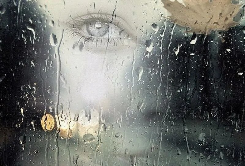 "Это все дождь, он делает меня сентиментальной"