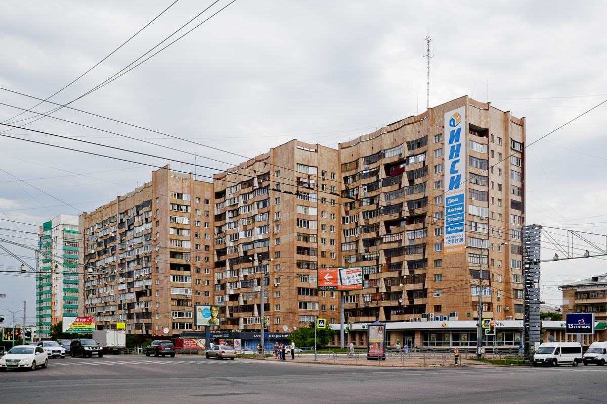 Немного изменённая башня-стена на Российской