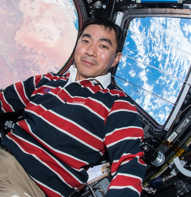 Кимия Юи в ОМ Cupola на борту МКС. Фото: JAXA