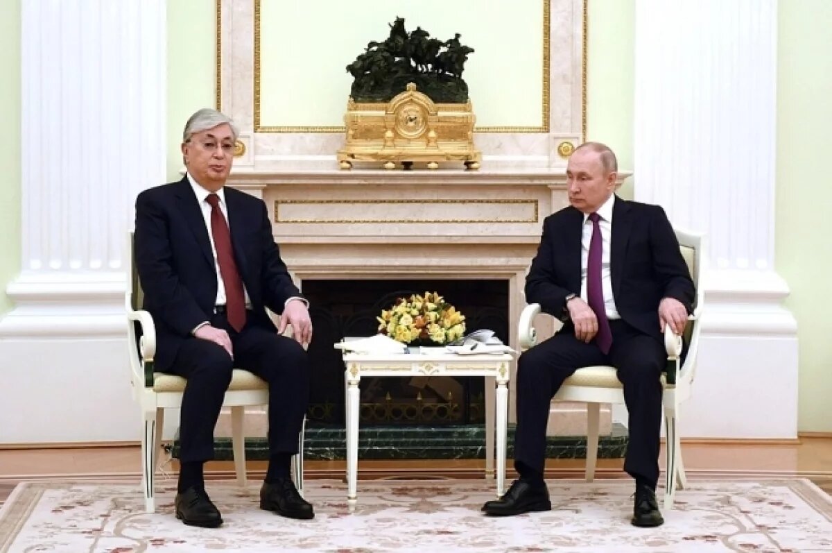    Путин пригласил Токаева к себе на чай