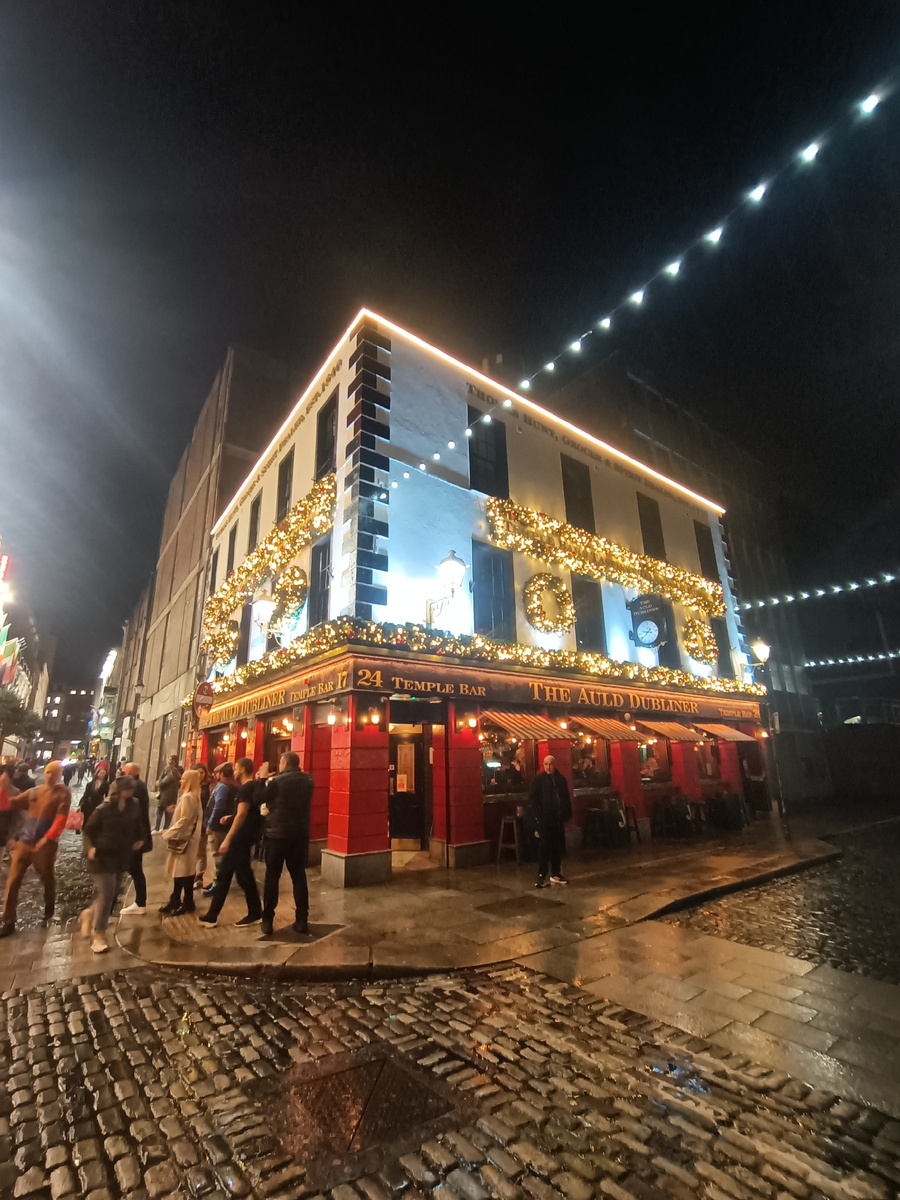 Дублин  уходит в ночь. Ирландия. Фото автора 