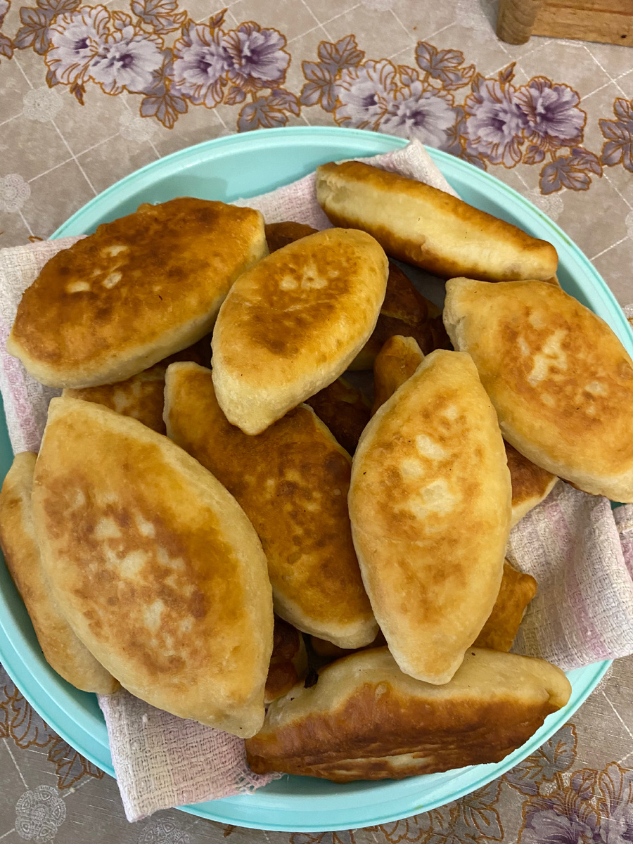 Фото автора. Нашла фото своих более красивых пирожков😀