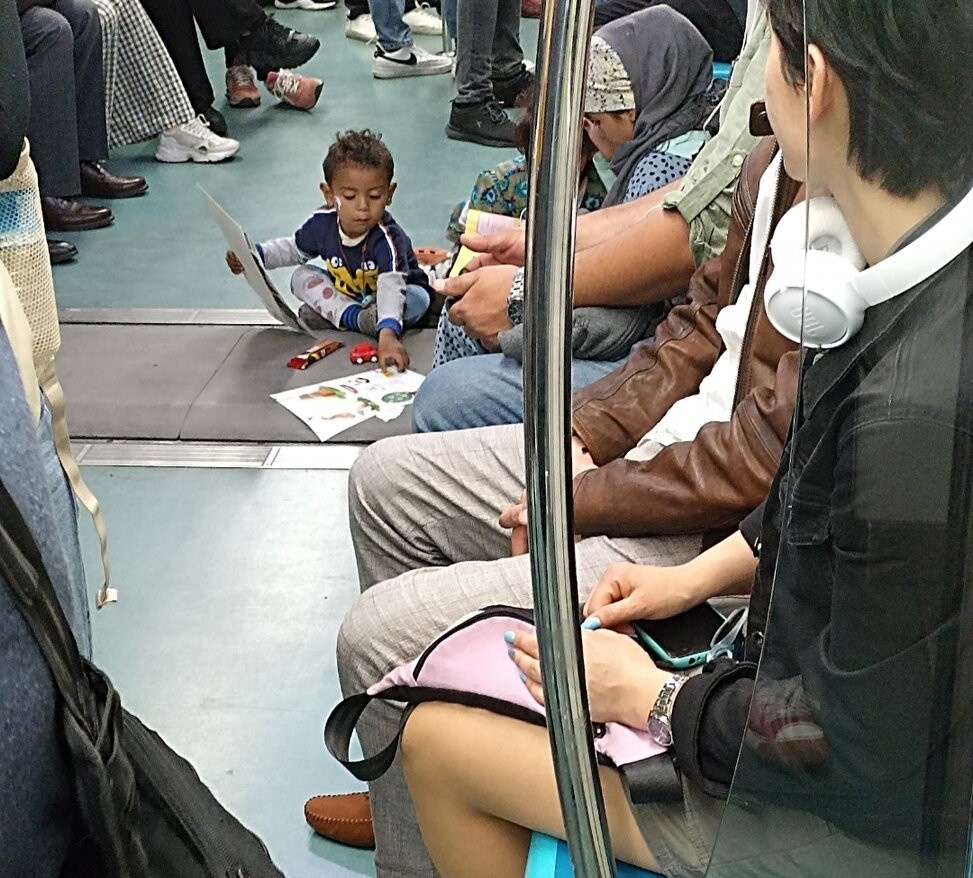 в метро и на полу место найдется