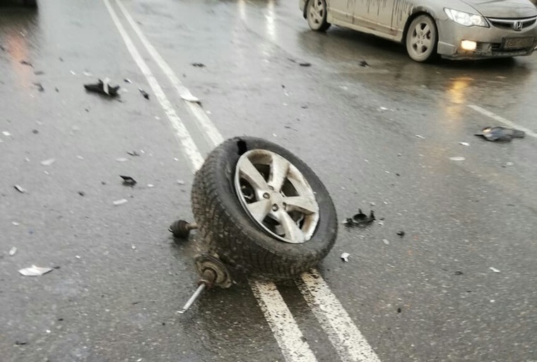 У нового Chery на скорости оторвало колесо. Все кричали «Китайское барахло!», пока эксперт не раскрыл стыдную правду