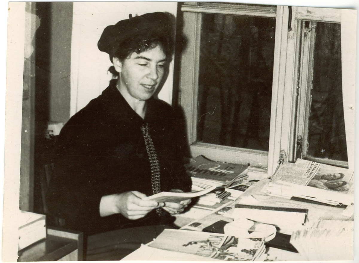 Яблокова Евгения Лукинична (1926 – 201?), библиотекарь Тихвинской районной библиотеки.