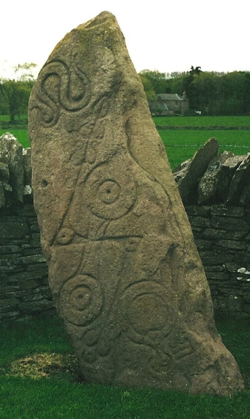 Пиктский символьный камень первого класса - с таких всё начиналось.