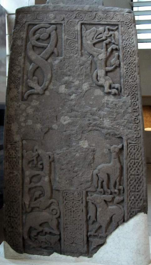 Пиктский символьный камень второго класса