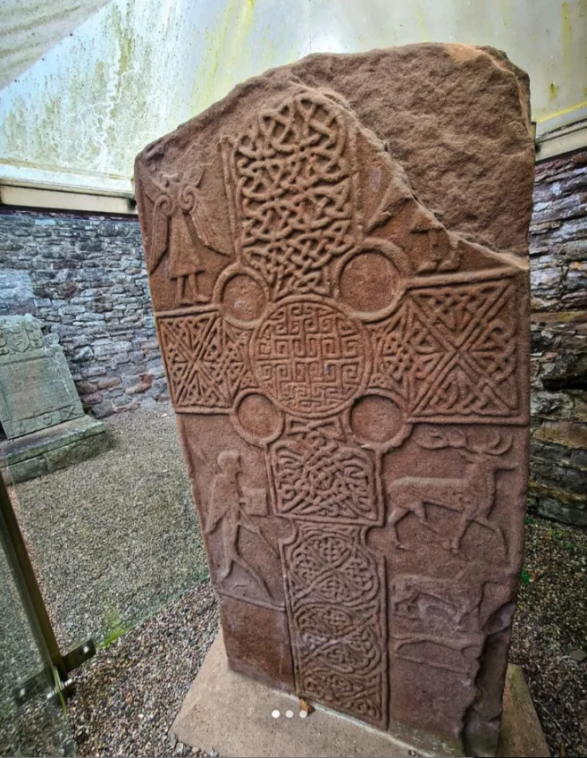 Пиктский символьный камень третьего класса