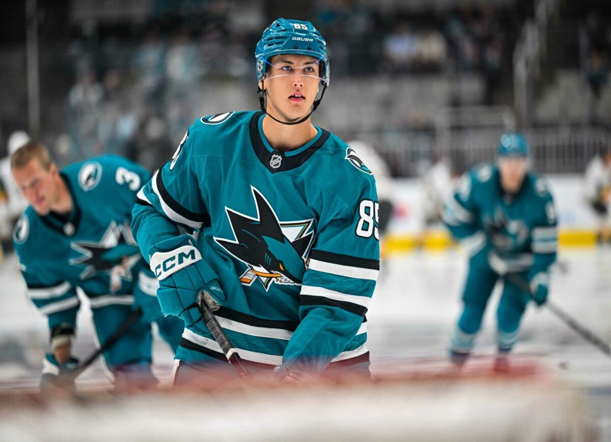     Sharks Hockey Digest о Мухамадуллине: растёт под опёкой Орлова и впечатляет своими передачами