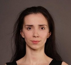    — С каждым артистом мы общались, пытались понять, что это за человек, с кем нам хочется отправиться в путешествие по жизни и судьбе Салиха Замалетдиновича и барышни Гуляндам, — рассказала Печерникова.