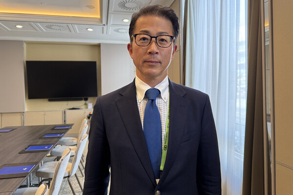 Официальный представитель МИД Японии Тосихиро Китамура / Burak Bir/Reuters  