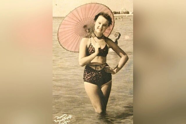    Студентка ВГИКа Гурченко в 1954 году отдыхала в Евпатории. Фото: Из архива/ книга Людмилы Гурченко «Аплодисменты»