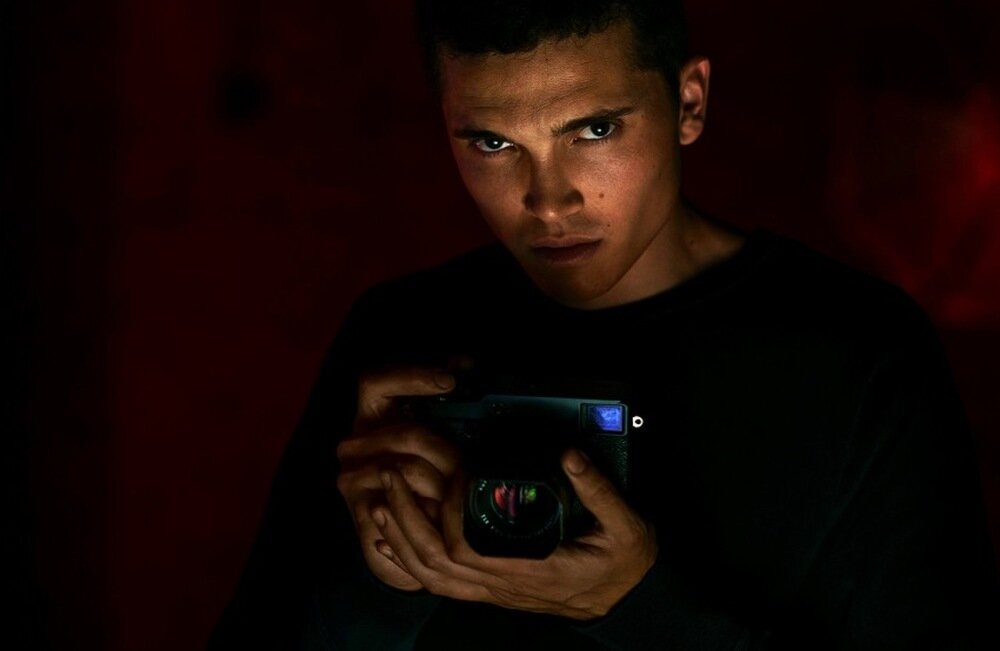 Кадр из фильма "Неоновый демон" | Кинопоиск