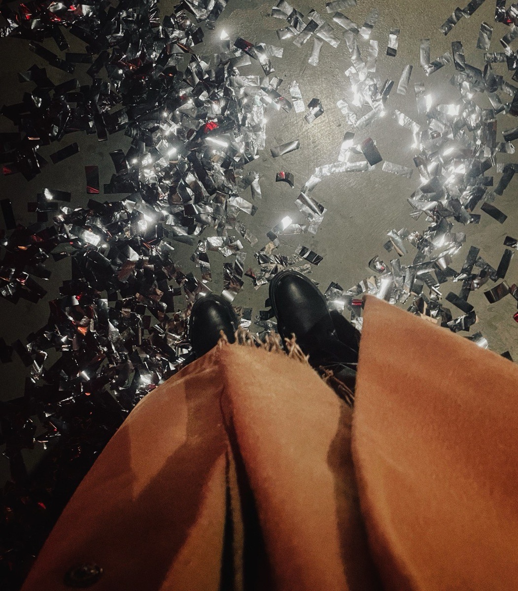 Фотка уже больше про декабрь, ну так он наступает, праздник к нас прихооодит:)) Это с недавнего концерта, где играл мой муж