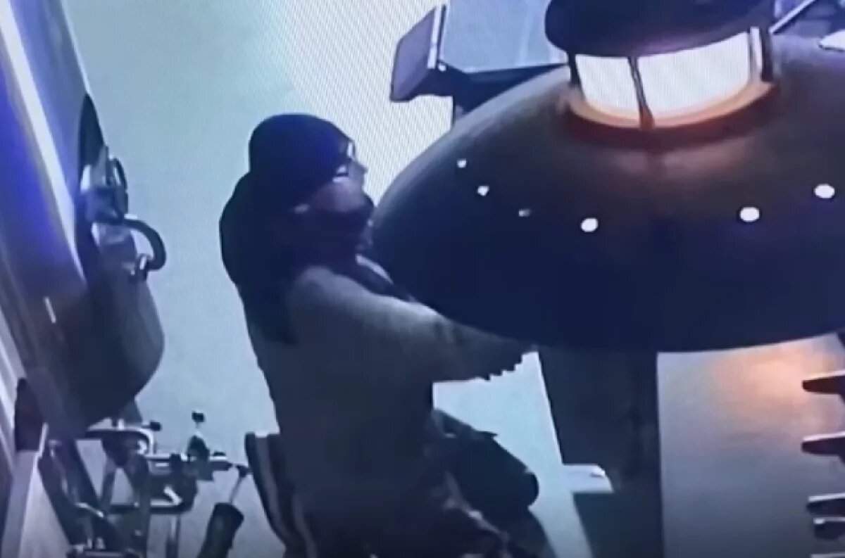    Житель Башкирии совершал налеты на павильоны, кафе, магазины на Сахалине