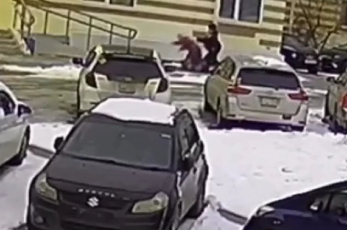    В Хабаровске подростки зверски избили второклассницу с лишним весом