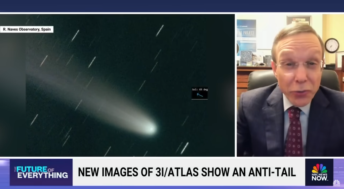 11 ноября 2025 года Ави Леб дает интервью о комете 3I/Atlas, но в этот момент на экране изображение кометы K1 ATLAS
