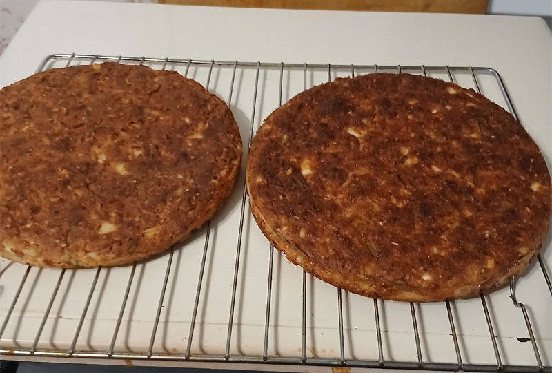 Лепёшки с зелёным луком и яйцом