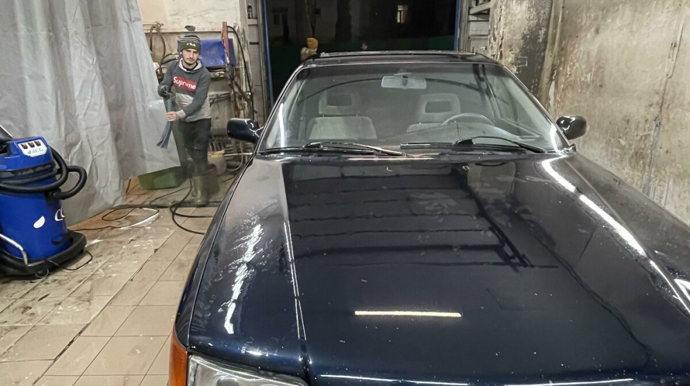    Audi 100 провела 20 лет в пыли и теперь рвется в бой