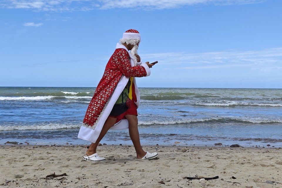    Деда Мороза можно встретить и на юге