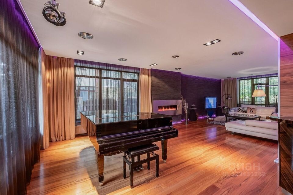    Особняк находится в подмосковной деревне Лапино. Источник: cian.ru